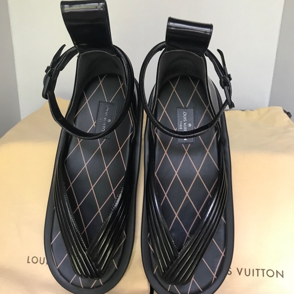 Beautiful LOUIS VUITTON Sandals Sz 7 Black Leather - Picture 3 of 12